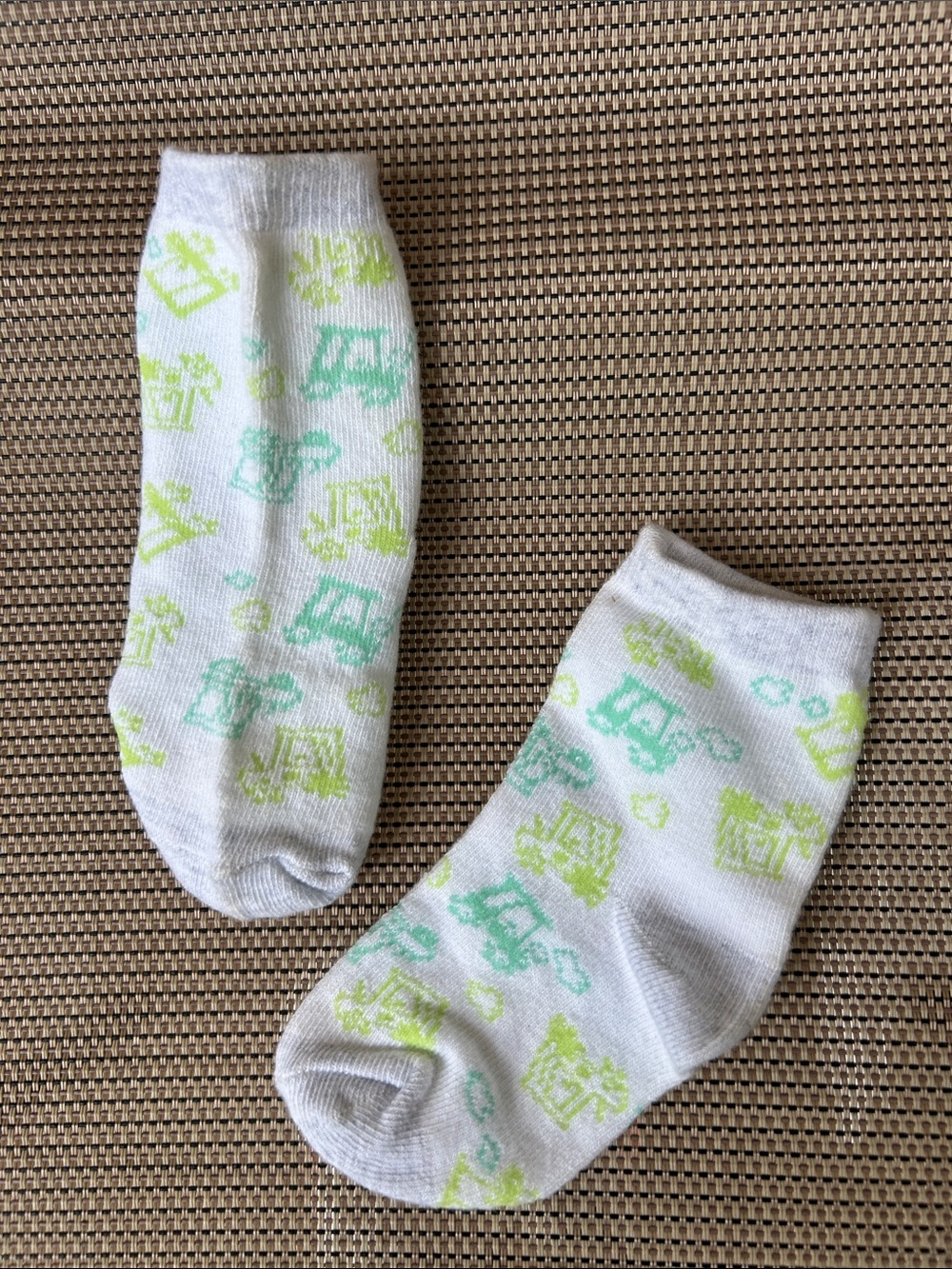 White Ankle Socks with Mint & Lime CarcPattern Baby Socks
